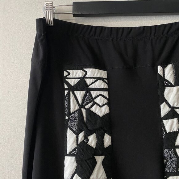 Marallis Collection Black White Geometric Pattern Skirt - Picture 5 of 10